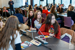 2019-11-08-APS-10235 L