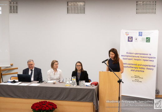 Konferencja Psychoterapia - pokazuje zdjęcia w głównym katalogu albumu Konferencja Psychoterapia